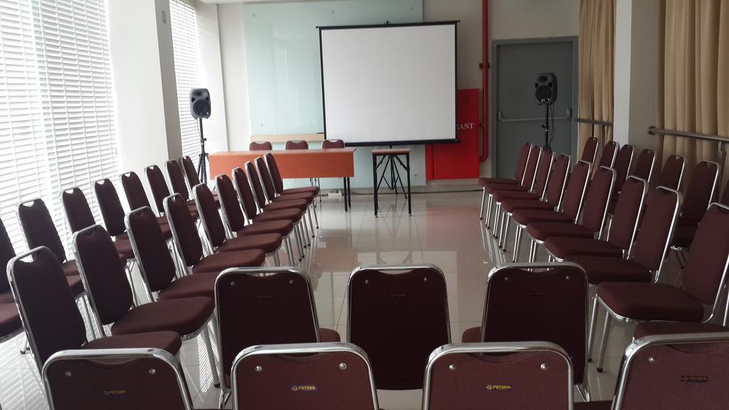 Amaris Hotel Bekasi Barat Dış mekan fotoğraf